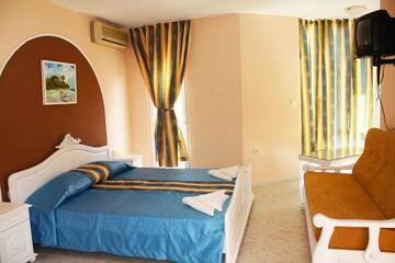 Фото номера Номер-студио с балконом Отель Hotel Paros 2 г. Поморие 16