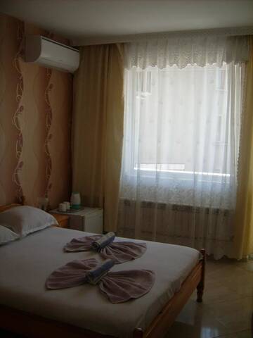 Фото номера Двухместный номер с 1 кроватью и балконом Отель Hotel Pasians г. Поморие 3