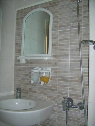 Фото номера Двухместный номер с 1 кроватью и балконом Отель Hotel Pasians г. Поморие 4