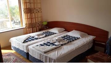 Фото номера Полулюкс с балконом Гостевой дом Guest House Margarita г. Поморие 3