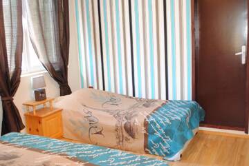 Фото номера Трехместный номер эконом-класса Гостевой дом Guest House Sunflowers г. Поморие 10