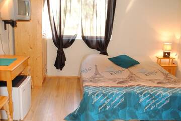 Фото номера Трехместный номер эконом-класса Гостевой дом Guest House Sunflowers г. Поморие 11