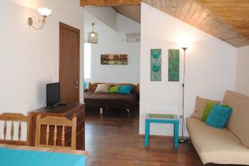 Фото номера Номер-студио с террасой Гостевой дом Guest House Sunflowers г. Поморие 2