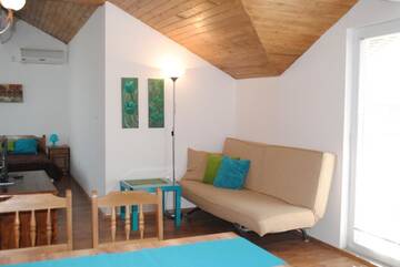 Фото номера Номер-студио с террасой Гостевой дом Guest House Sunflowers г. Поморие 3