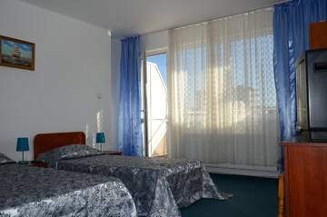 Фото номера Трехместный номер с балконом Гостевой дом Veda Guest House г. Поморие 2