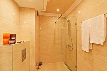 Фото номера Номер-студио с балконом Апарт-отели Boutique Rose Gardens apartments г. Поморие 17