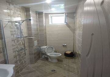 Фото номера Апартаменты с общей ванной комнатой Гостевой дом House Ogledalovi г. Поморие 6