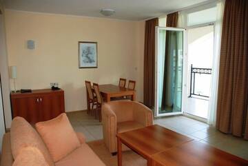 Фото номера Апартаменты с видом на море Апарт-отели Private Apartment in 5-star Sunset Resort, Aparthotel г. Поморие 7