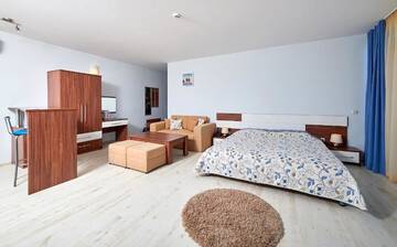 Фото номера Полулюкс с видом на море Отель Family Hotel Regata г. Поморие 18