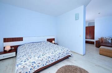 Фото номера Полулюкс с видом на море Отель Family Hotel Regata г. Поморие 21