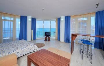 Фото номера Полулюкс с видом на море Отель Family Hotel Regata г. Поморие 19