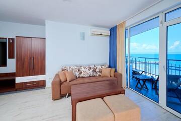 Фото номера Полулюкс с видом на море Отель Family Hotel Regata г. Поморие 16