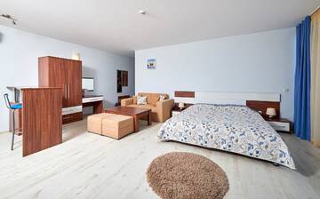 Фото номера Полулюкс с видом на море Отель Family Hotel Regata г. Поморие 7