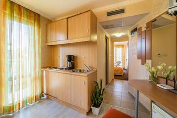 Фото номера Апартаменты с 1 спальней Отель Hotel Zeus г. Поморие 3