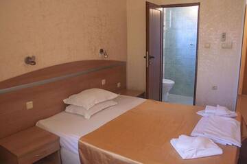 Фото номера Одноместный номер Отель Hotel Zeus г. Поморие 3
