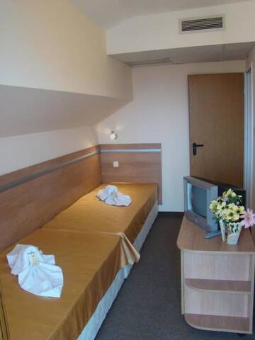 Фото номера Апартаменты с 1 спальней (для 4 взрослых) Отель Hotel Zeus г. Поморие 8