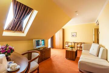 Фото номера Стандартный номер-студио Отель Saint George Hotel &amp; Medical Spa г. Поморие 6
