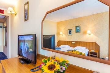 Фото номера Двухместный номер «Комфорт» с 1 кроватью, вид на море Отель Saint George Hotel &amp; Medical Spa г. Поморие 3