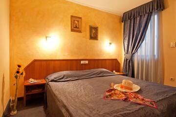 Фото номера Двухместный номер с 1 кроватью, вид на парк Отель Saint George Hotel &amp; Medical Spa г. Поморие 2