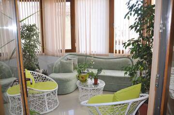 Фото номера Двухместный номер с 2 отдельными кроватями и балконом Отель Hotel St. Nikola г. Поморие 6