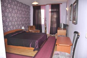 Фото номера Двухместный номер с 1 кроватью и балконом Отель Hotel St. Nikola г. Поморие 9
