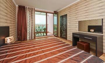 Фото номера Суперлюкс Отель Central Plaza Hotel г. Поморие 5