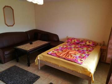 Фото номера Люкс с 1 спальней, балконом и видом на море Гостевой дом Fener Guest House г. Поморие 2