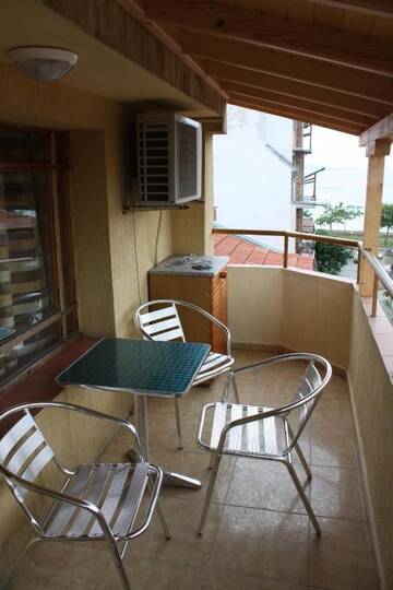 Фото номера Люкс с 1 спальней, балконом и видом на море Гостевой дом Fener Guest House г. Поморие 10