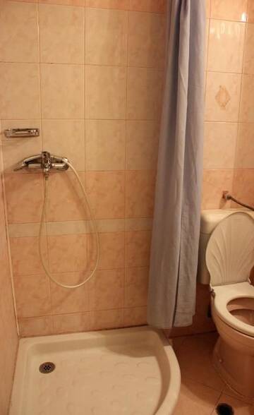 Фото номера Трехместный номер с балконом Гостевой дом Fener Guest House г. Поморие 35